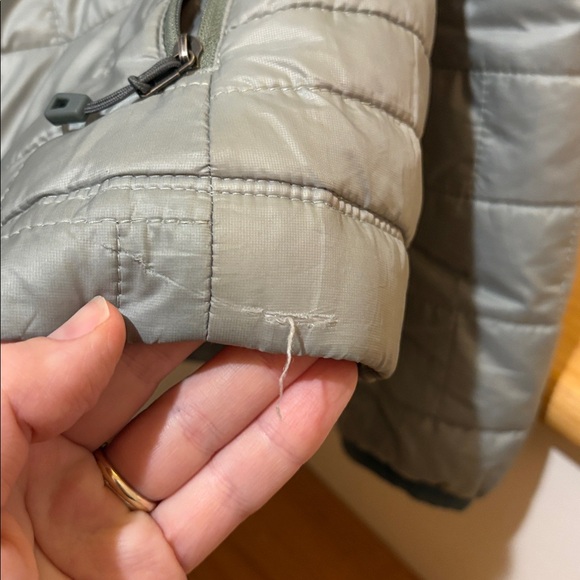 Patagonia Nano Puff Hooded Puffer Jacket - Picture 4 of 6